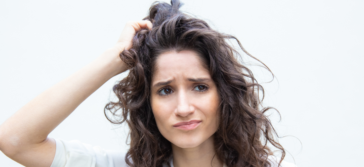 Jak przywrócić włosom zdrowy wygląd: Wskazówki dotyczące naprawy zniszczonych włosów.