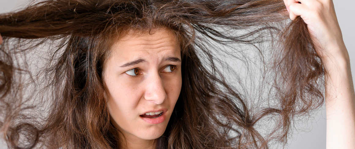 Jak nawilżyć suche włosy: Wskazówki, jak nawilżyć włosy już dziś.